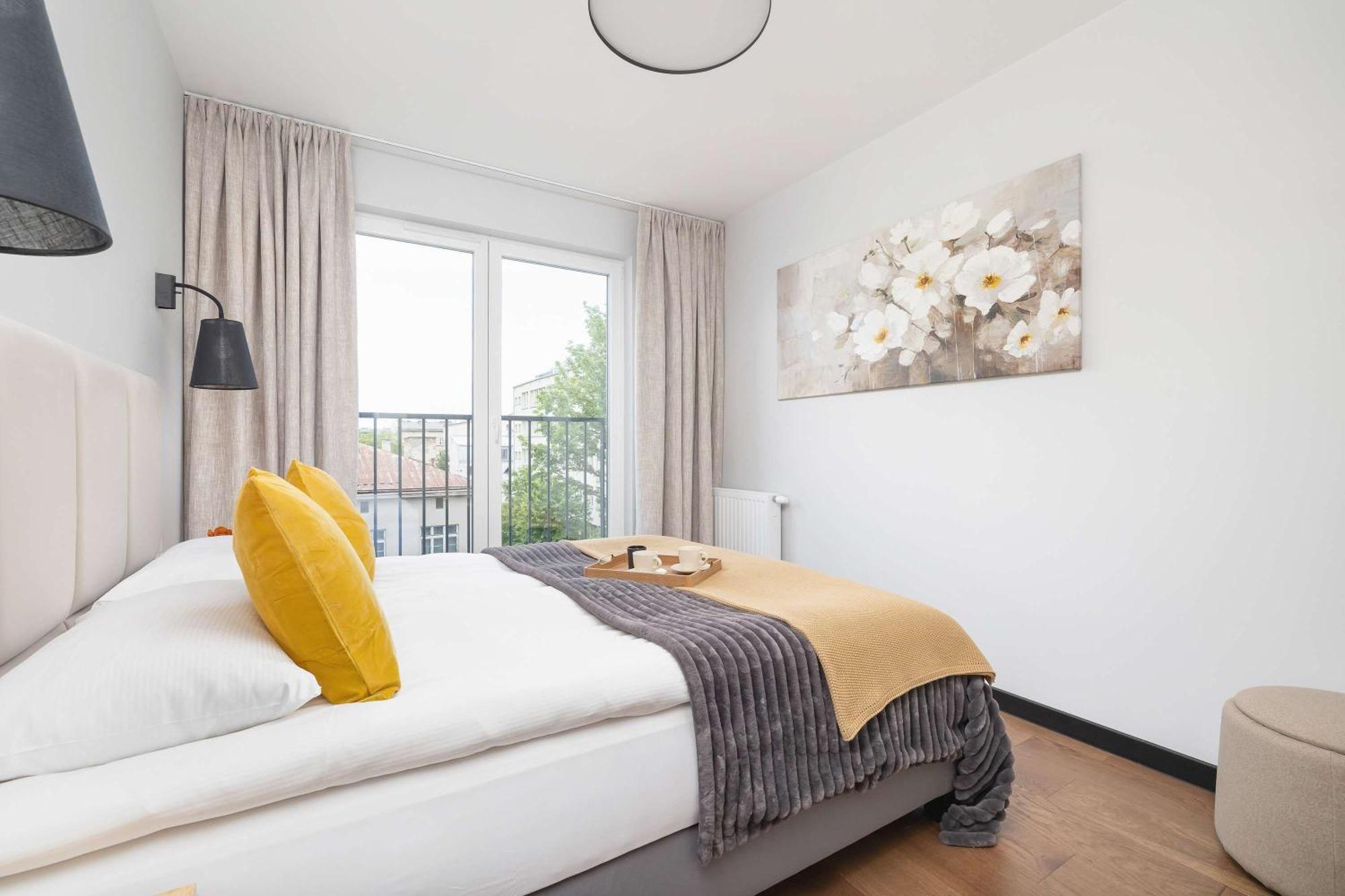 Modern & Luxurious With Balcony & Parking Cracow By Renters Prestige Appartement Krakau