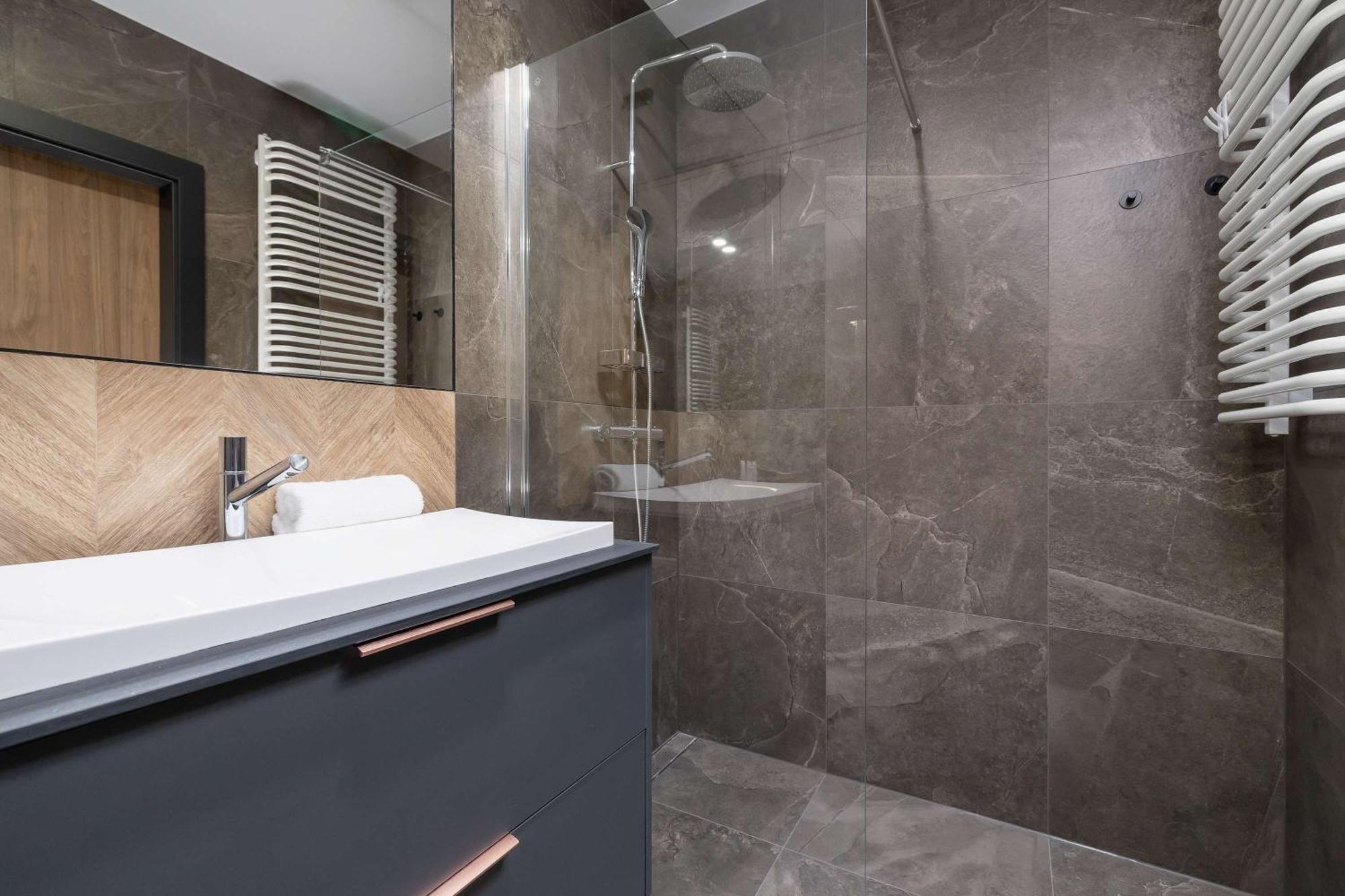 Modern & Luxurious With Balcony & Parking Cracow By Renters Prestige *
