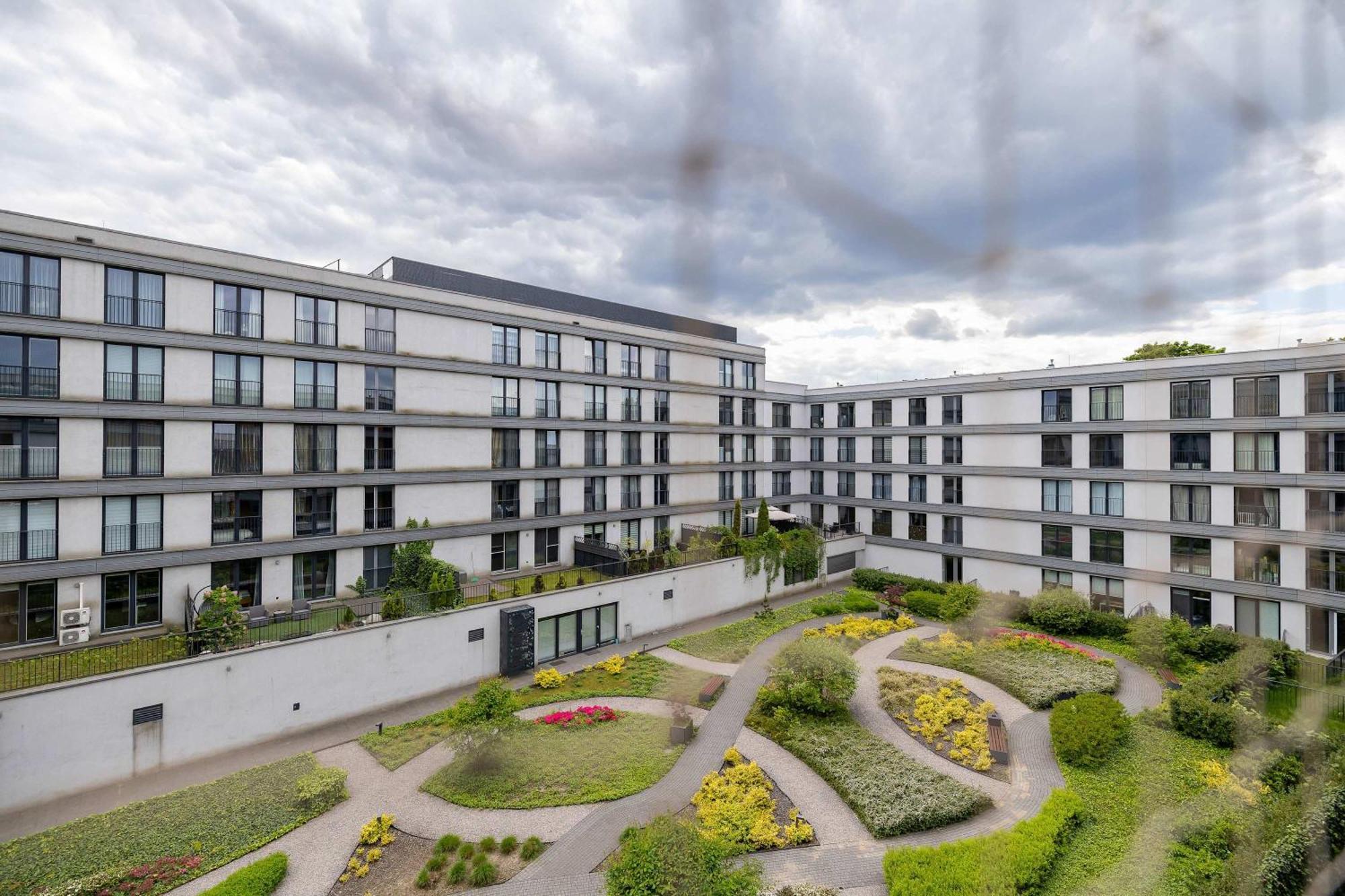 Appartement Modern & Luxurious With Balcony & Parking Cracow By Renters Prestige Krakau